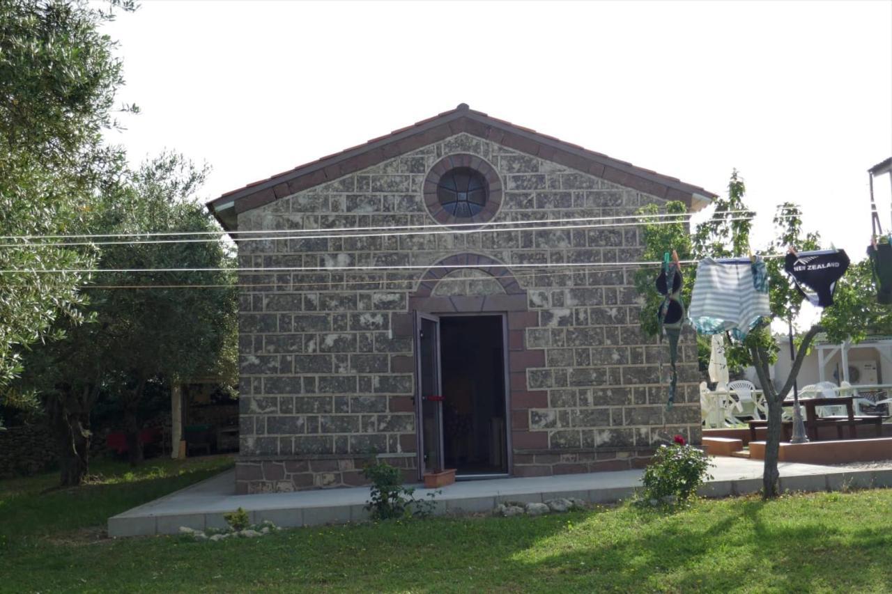 Serra E Mesu Affittacamere Magomadas Bagian luar foto