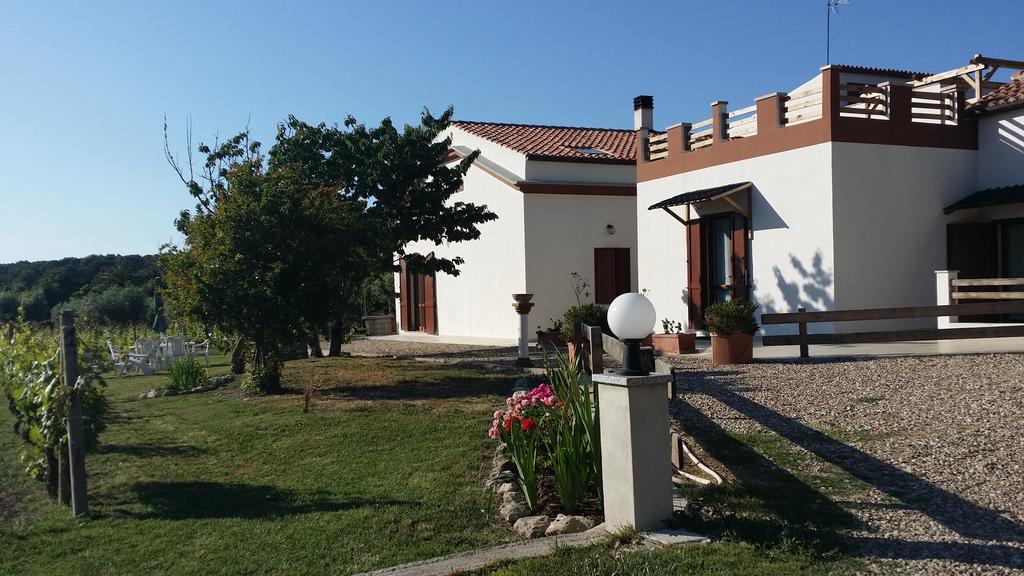 Serra E Mesu Affittacamere Magomadas Bagian luar foto