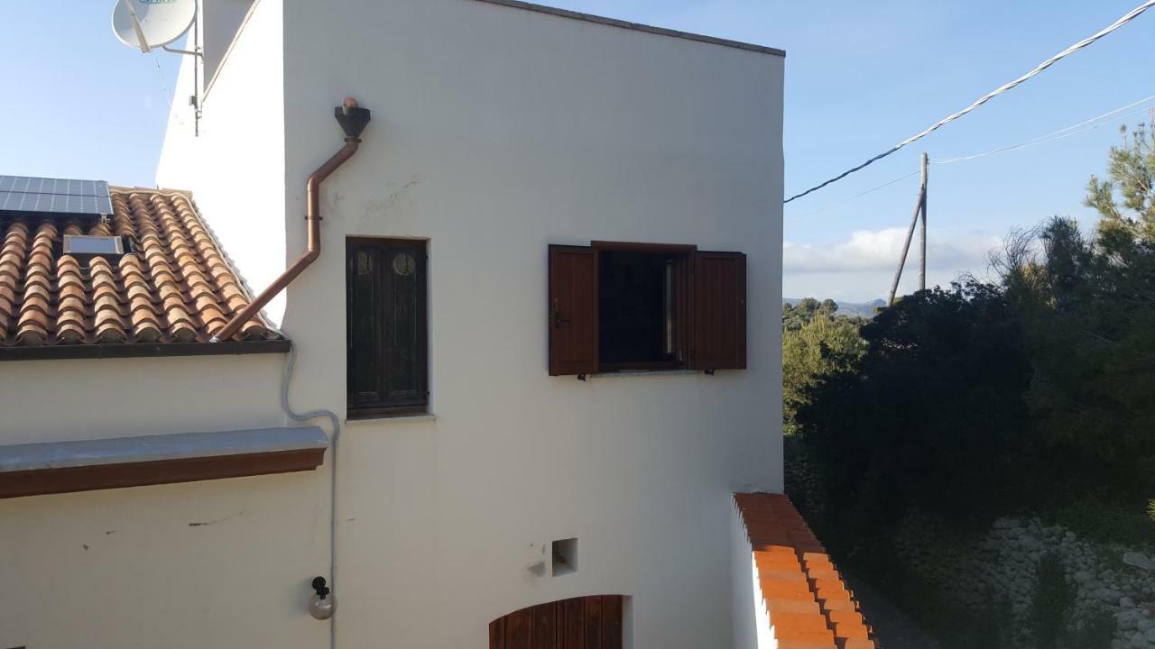 Serra E Mesu Affittacamere Magomadas Bagian luar foto
